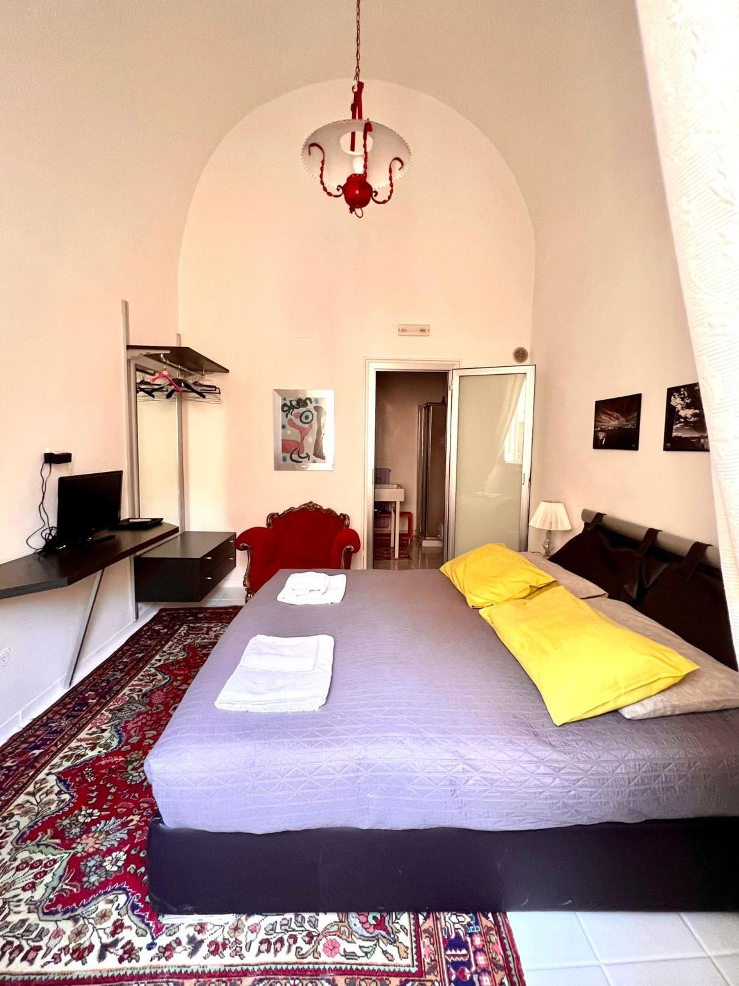 Saint Patrick Guest House Barletta Buitenkant foto