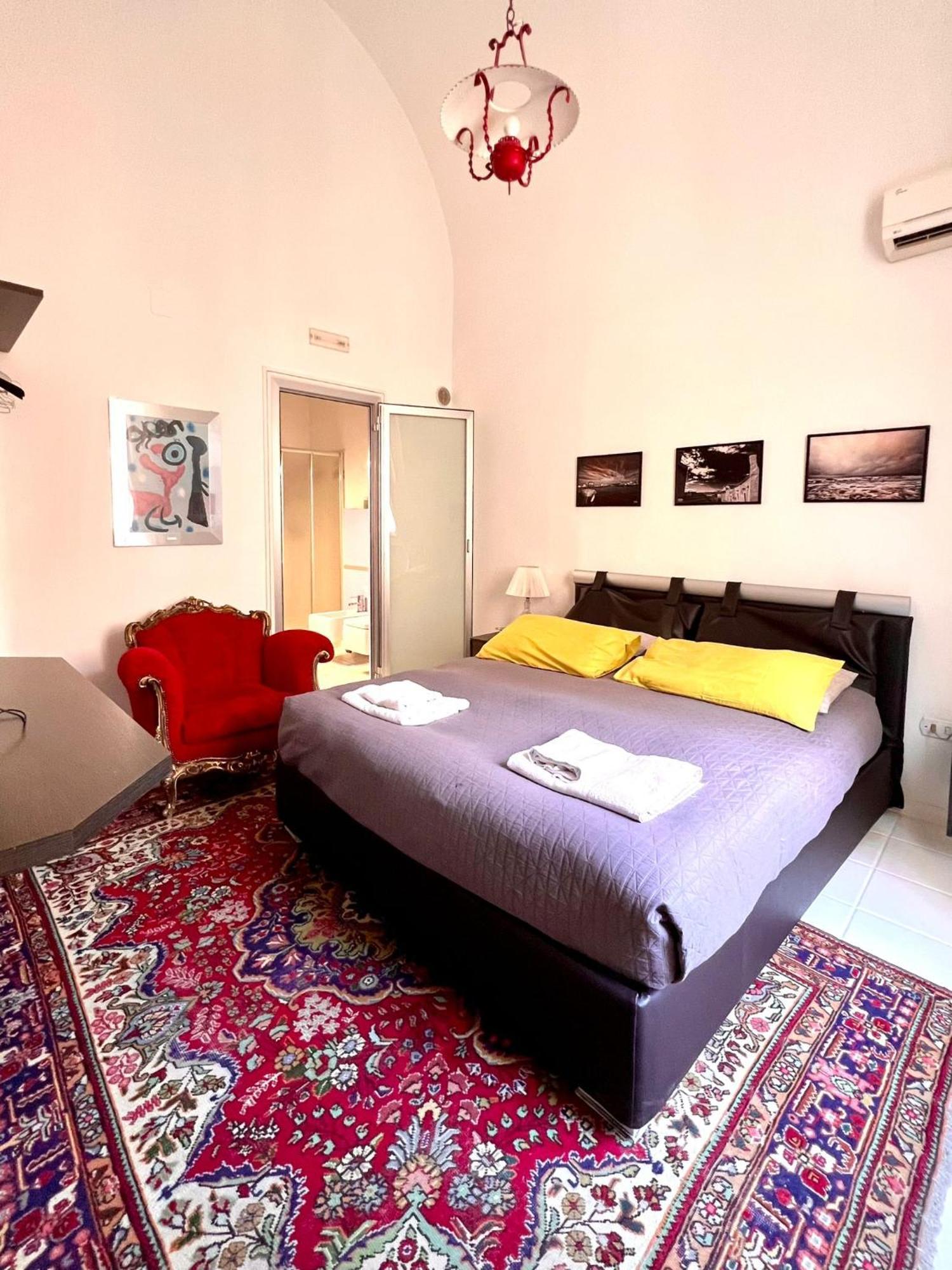 Saint Patrick Guest House Barletta Buitenkant foto
